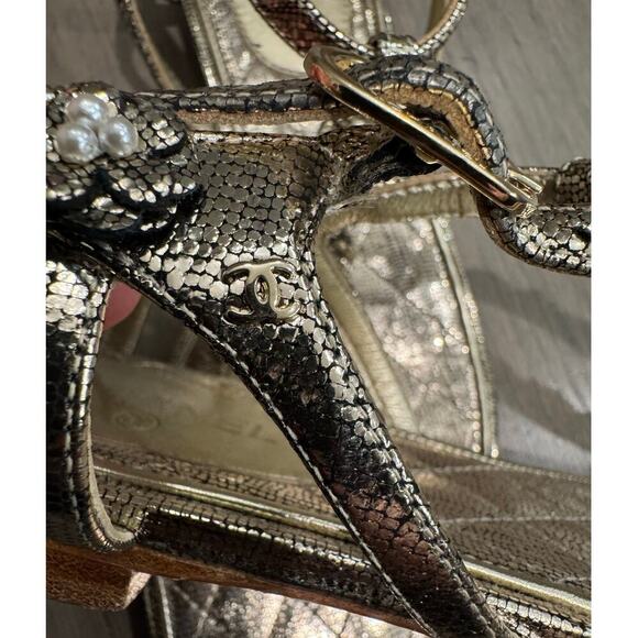 Chanel 38C Pewter Silver Oxidized Silver Thong Sandals Pearl Flower Camellia - Picture 11 of 11
